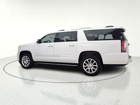 More photos of 2018 GMC Yukon XL Denali at CarWise Gurnee, IL