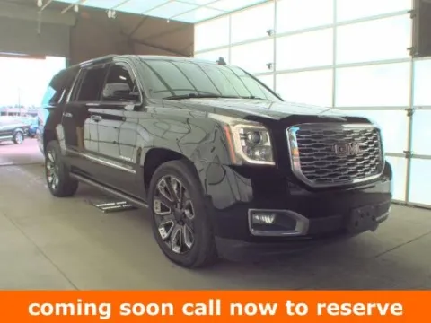 Black 2019 GMC Yukon XL Denali for sale in Gurnee, IL