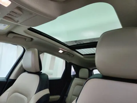 More photos of 2020 Ford Escape SEL at CarWise Gurnee, IL