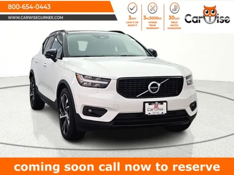 White 2019 Volvo XC40 R-Design for sale in Gurnee, IL