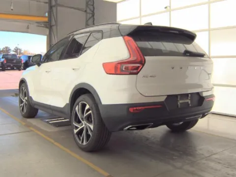Photos of 2019 Volvo XC40 R-Design for sale in Gurnee, IL at CarWise Gurnee