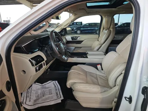 Another view of 2018 Lincoln Navigator L Reserve for sale in Gurnee, IL at CarWise Gurnee