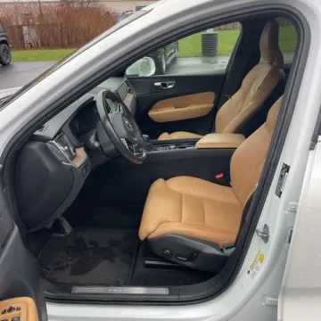 Another view of 2019 Volvo XC60 T6 Inscription for sale in Gurnee, IL at CarWise Gurnee