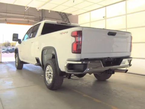 Photos of 2020 Chevrolet Silverado 2500HD LT for sale in Gurnee, IL at CarWise Gurnee