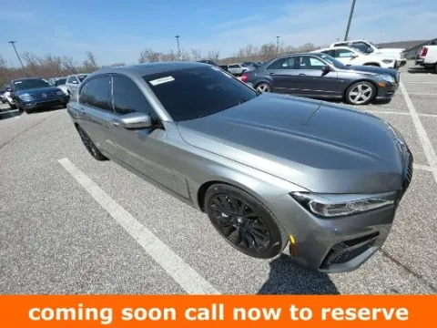 Gray 2020 BMW 7 Series 750i xDrive for sale in Gurnee, IL