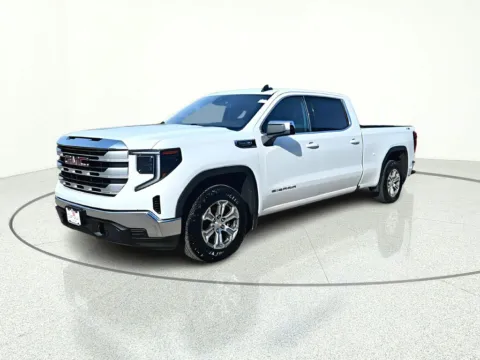 More photos of 2023 GMC Sierra 1500 SLE at CarWise Gurnee, IL
