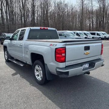 Photos of 2017 Chevrolet Silverado 1500 LT for sale in Gurnee, IL at CarWise Gurnee