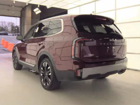 Photos of 2023 Kia Telluride SX for sale in Gurnee, IL at CarWise Gurnee