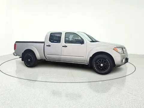 Photos of 2018 Nissan Frontier SV for sale in Gurnee, IL at CarWise Gurnee