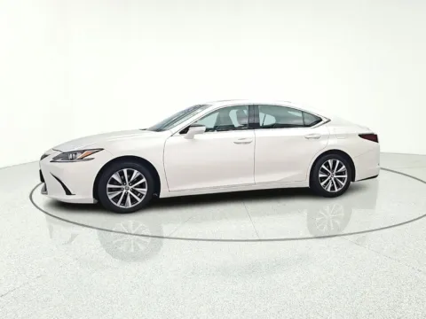 More photos of 2020 Lexus ES 350 at CarWise Gurnee, IL