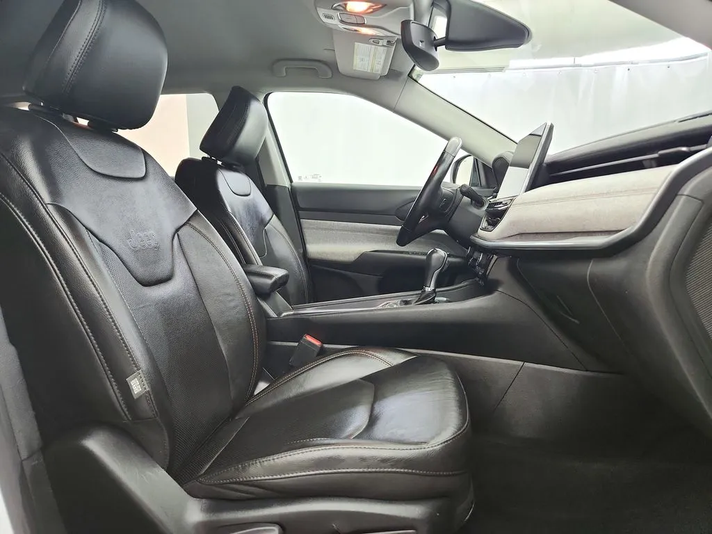 2022 Jeep Compass Latitude Lux - Photo 25