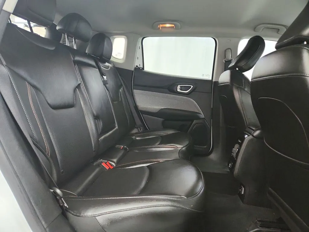 2022 Jeep Compass Latitude Lux - Photo 27