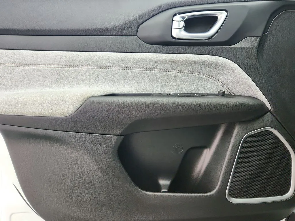 2022 Jeep Compass Latitude Lux - Photo 21