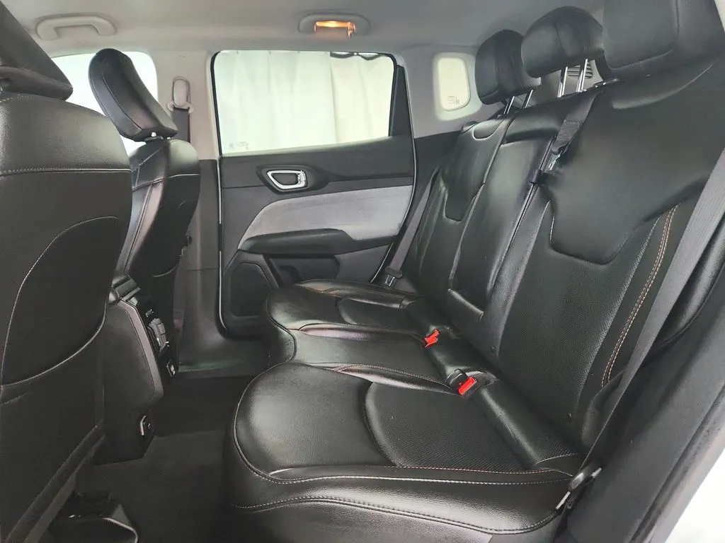 2022 Jeep Compass Latitude Lux - Photo 22