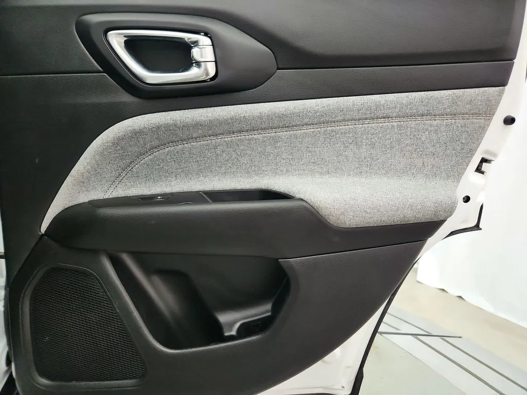 2022 Jeep Compass Latitude Lux - Photo 28