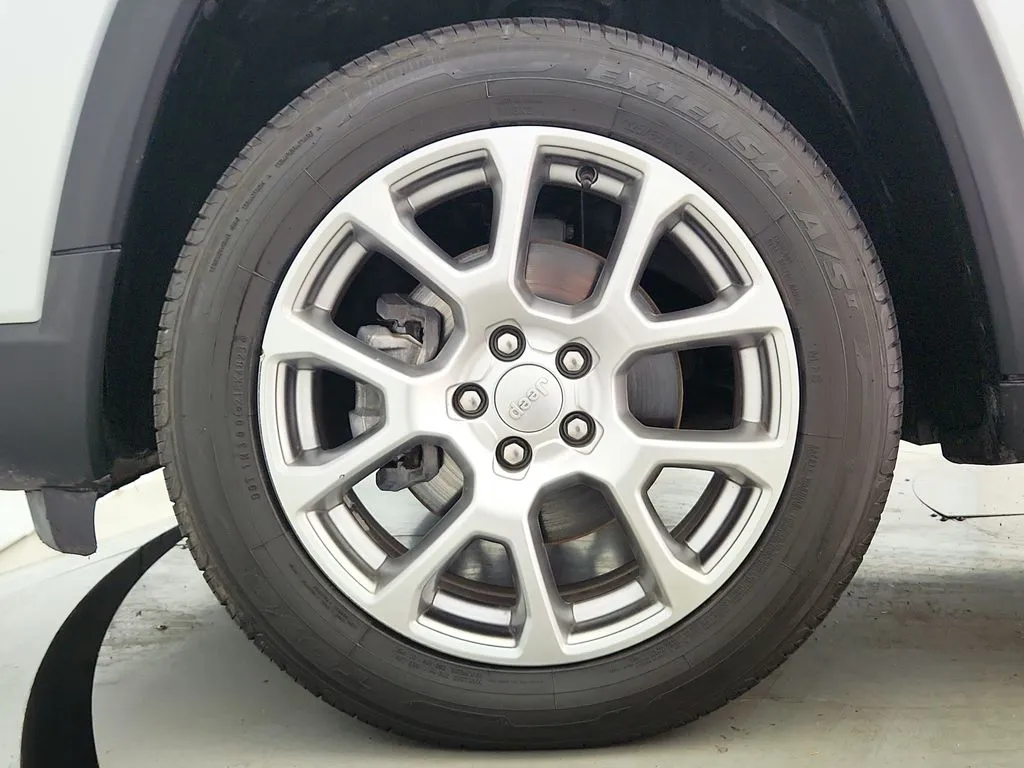 2022 Jeep Compass Latitude Lux - Photo 30