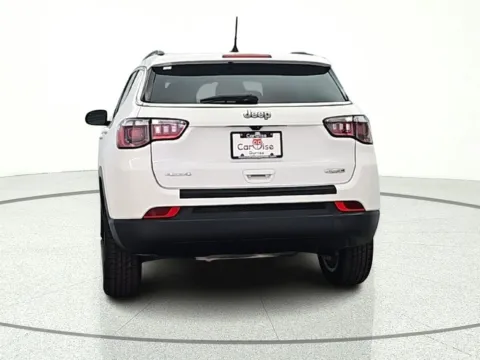 More photos of 2022 Jeep Compass Latitude Lux at CarWise Gurnee, IL