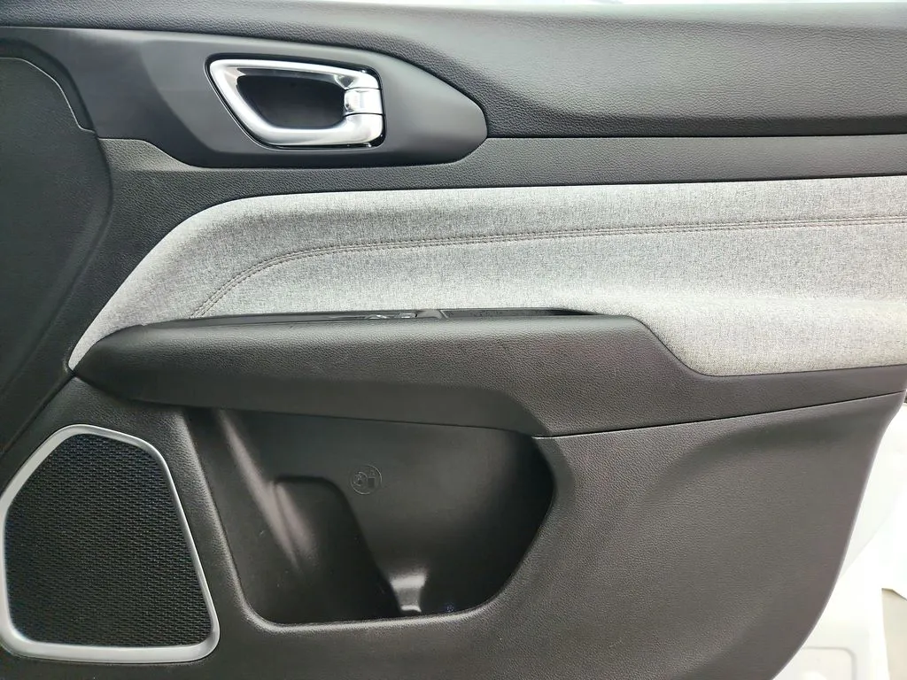 2022 Jeep Compass Latitude Lux - Photo 26