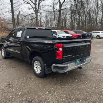 Photos of 2020 Chevrolet Silverado 1500 LT for sale in Gurnee, IL at CarWise Gurnee