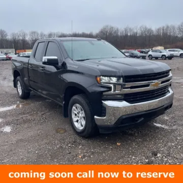Black 2020 Chevrolet Silverado 1500 LT for sale in Gurnee, IL