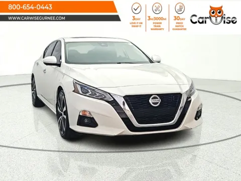 White 2019 Nissan Altima 2.5 Platinum for sale in Gurnee, IL