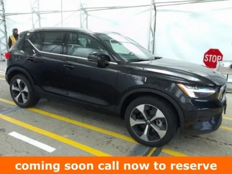 Black 2024 Volvo XC40 B5 Plus Bright Theme for sale in Gurnee, IL