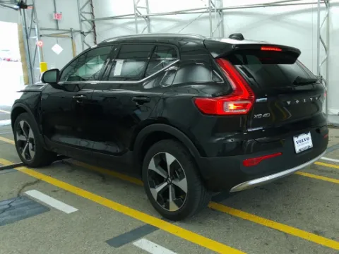 Photos of 2024 Volvo XC40 B5 Plus Bright Theme for sale in Gurnee, IL at CarWise Gurnee