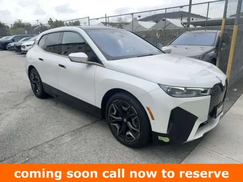 White 2023 BMW iX xDrive50 for sale in Gurnee, IL
