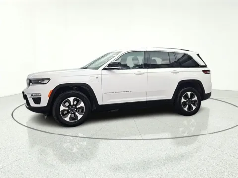 More photos of 2023 Jeep Grand Cherokee 4xe at CarWise Gurnee, IL