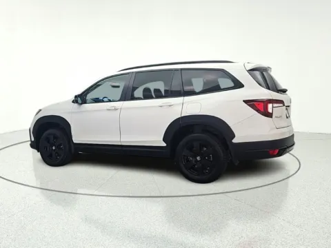 More photos of 2022 Honda Pilot TrailSport at CarWise Gurnee, IL