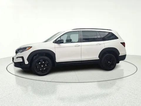 More photos of 2022 Honda Pilot TrailSport at CarWise Gurnee, IL