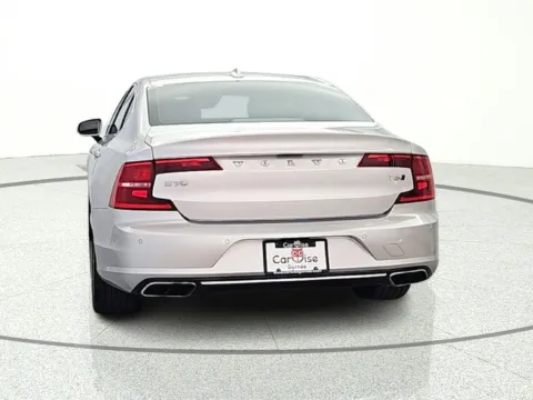 More photos of 2017 Volvo S90 T6 Momentum at CarWise Gurnee, IL