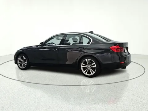 More photos of 2018 BMW 3 Series 330i xDrive at CarWise Gurnee, IL
