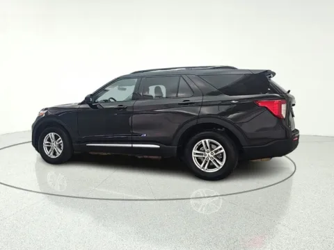 More photos of 2022 Ford Explorer XLT at CarWise Gurnee, IL