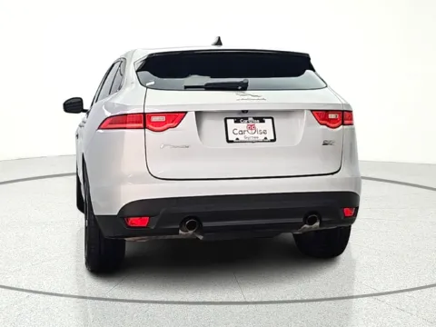 More photos of 2020 Jaguar F-PACE 25t Premium at CarWise Gurnee, IL