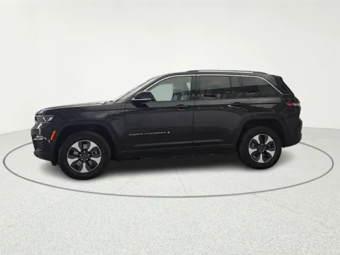 More photos of 2023 Jeep Grand Cherokee 4xe at CarWise Gurnee, IL