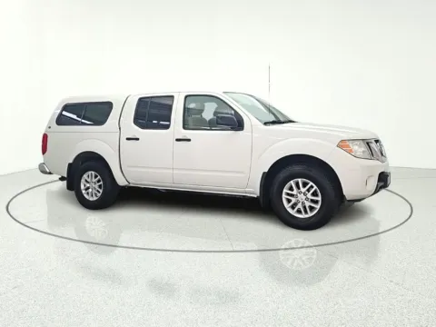 Photos of 2018 Nissan Frontier SV for sale in Gurnee, IL at CarWise Gurnee