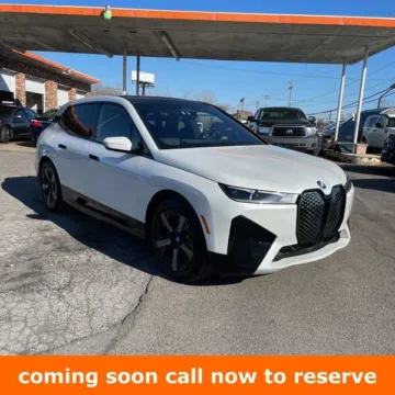 White 2022 BMW iX xDrive50 for sale in Gurnee, IL