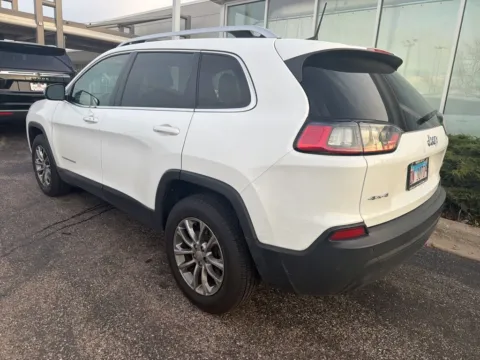 Photos of 2020 Jeep Cherokee Latitude Plus for sale in Gurnee, IL at CarWise Gurnee