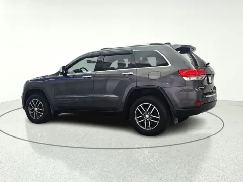 More photos of 2017 Jeep Grand Cherokee Limited at CarWise Gurnee, IL