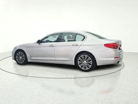 More photos of 2019 BMW 5 Series 530i xDrive at CarWise Gurnee, IL