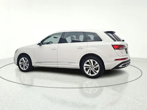 More photos of 2023 Audi Q7 55 Premium Plus at CarWise Gurnee, IL