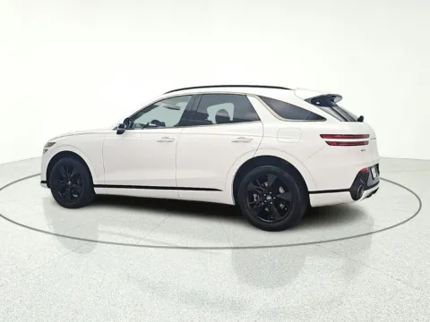 More photos of 2022 Genesis GV70 3.5T Sport at CarWise Gurnee, IL