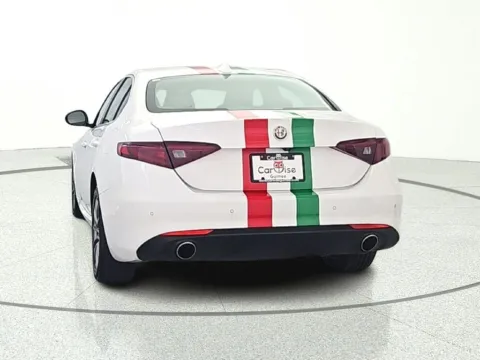 More photos of 2019 Alfa Romeo Giulia at CarWise Gurnee, IL