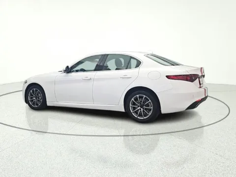 More photos of 2019 Alfa Romeo Giulia at CarWise Gurnee, IL