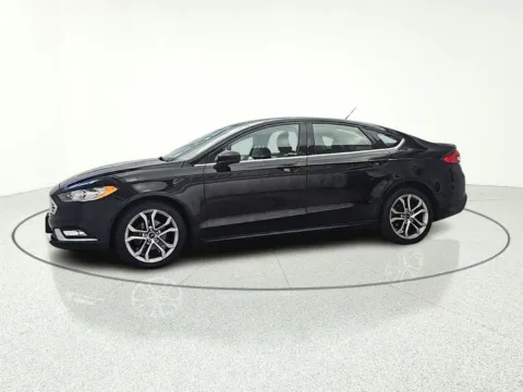 More photos of 2017 Ford Fusion SE at CarWise Gurnee, IL