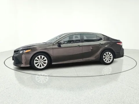 Another view of 2018 Toyota Camry LE for sale in Gurnee, IL at CarWise Gurnee