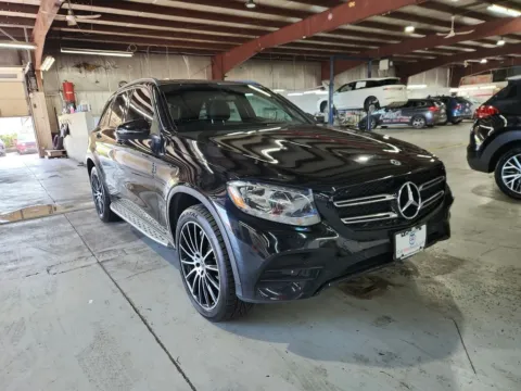 Green 2019 Mercedes-Benz GLC 300 for sale in Gurnee, IL