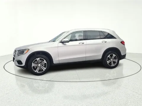More photos of 2016 Mercedes-Benz GLC 300 at CarWise Gurnee, IL