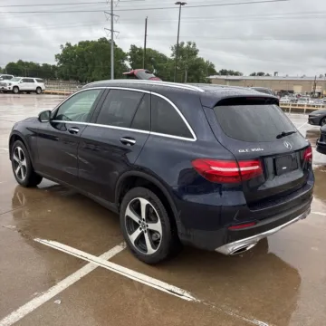 Photos of 2019 Mercedes-Benz GLC 350e for sale in Gurnee, IL at CarWise Gurnee